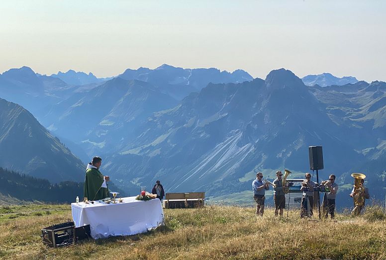 Bergmesse Bergbahnen Diedamskopf Schoppernau Vorarlberg