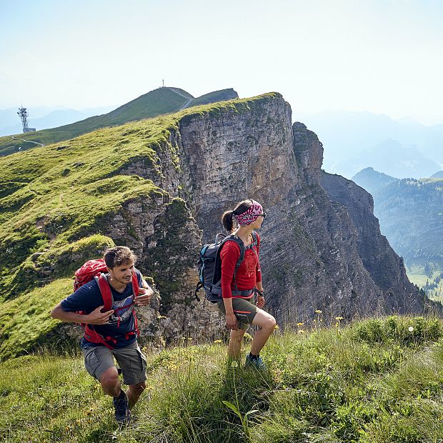 bergbahnen-diedamskopf-au-schoppernau-bregenzerwald-wandern-fernblick-1-7